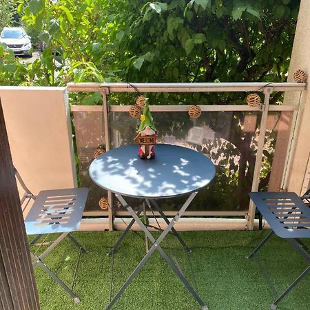 Joli Appartement Meuble Annecy Exterior foto